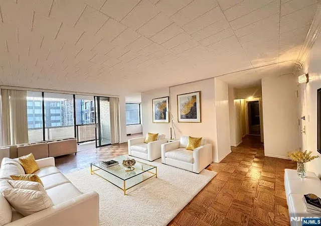 Listing Photo 5 - Condo for sale in building located at 9060 Palisade Ave, Jersey City, NJ 07047 - Unit #811
