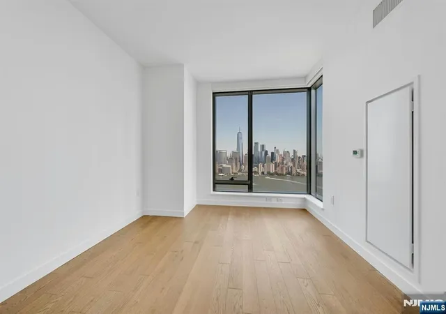 Photo 4 of Condo for sale at 99 Hudson St #5408, Jersey City, NJ 07302 | MLS# 26015049 | Listing updated on 2026-08-11