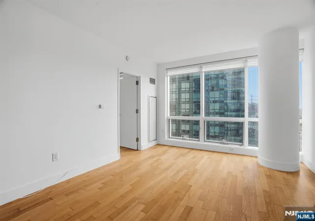 Photo 4 of Condo for sale at 77 Hudson St #2002, Jersey City, NJ 07302 | MLS# 26015303 | Listing updated on 2026-08-20