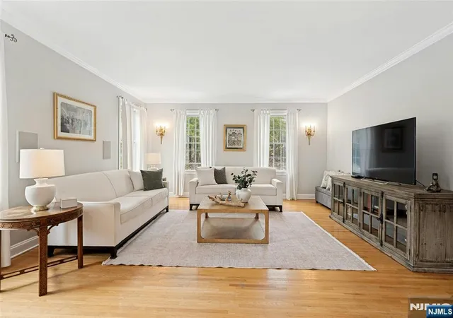 Photo 4 of Single family home for sale at 16 Lenape Trl, Montclair, NJ 07043 | MLS# 26015343 | Listing updated on 2026-08-17