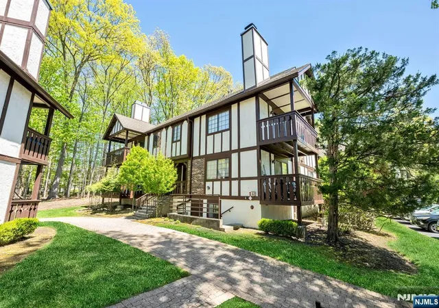 Photo 3 of Sale Pending at 3202 Stowe Ln, Mahwah, NJ 07430 | MLS# 26015434 | Listing updated on 2026-08-27