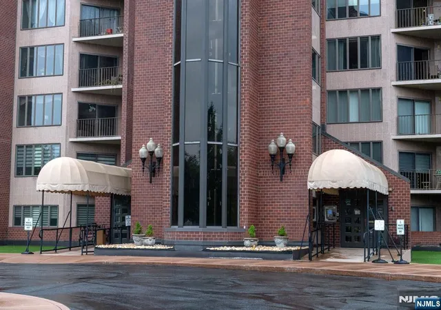 Photo 3 of Sale Pending at 1360 Hamburg Turnpike #409, Wayne, NJ 07470 | MLS# 26015436 | Listing updated on 2026-09-04
