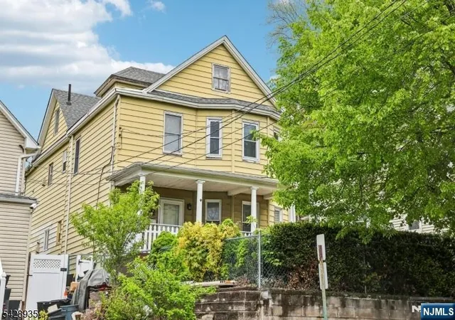 3rd image of 52 Preston St, Ridgefield Park, NJ 07660
