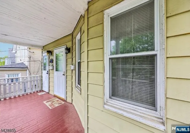 4th image of 52 Preston St, Ridgefield Park, NJ 07660