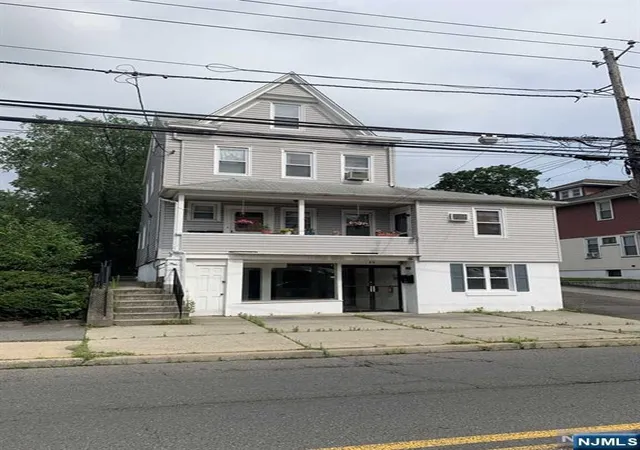 Photo 1 of Sale Pending at 89 Lincoln Ave, Fair Lawn, NJ 07410 | MLS# 26015791 | Listing updated on 2026-08-06