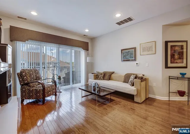 Photo 2 of Condo for sale at 10402 Warrens Wy #TOP FLOOR RENOV, Wanaque, NJ 07465 | MLS# 26015794 | Listing updated on 2026-08-02