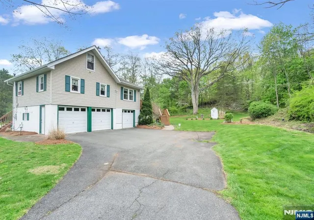 Photo 3 of Single family home for sale at 47 49 Furnace Ave, Wanaque, NJ 07465 | MLS# 26015817 | Listing updated on 2026-09-19