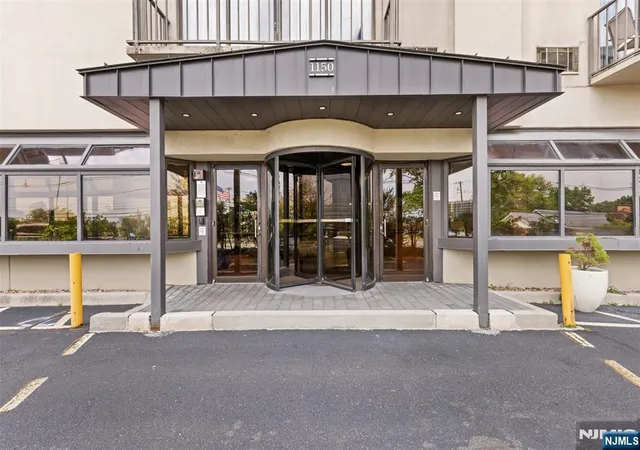 2nd image of 1150 River Rd #4H, Edgewater, NJ 07020 | MLS# 26015840