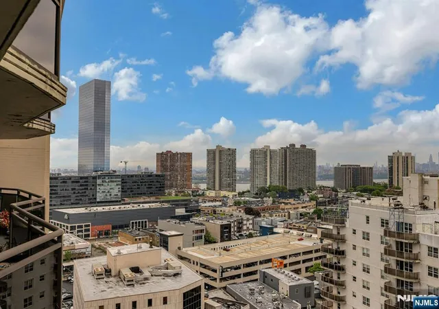38th image of 2077 Center Ave #20C, Fort Lee, NJ 07024 | MLS# 26016026