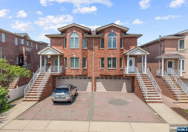 Photo 2 of Townhouse for sale at 433 1st St #B, Palisades Park, NJ 07650 | MLS# 26016255 | Listing updated on 2026-09-16