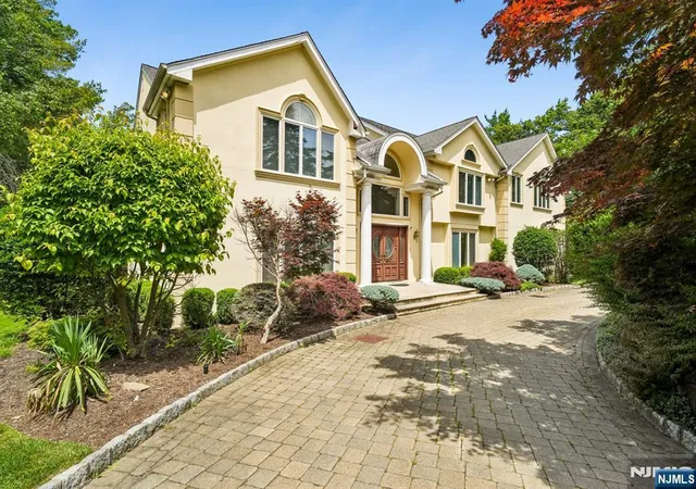 Photo 3 of Single family home for sale at 66 Adams Dr, Cresskill, NJ 07626 | MLS# 26016278 | Listing updated on 2026-08-14