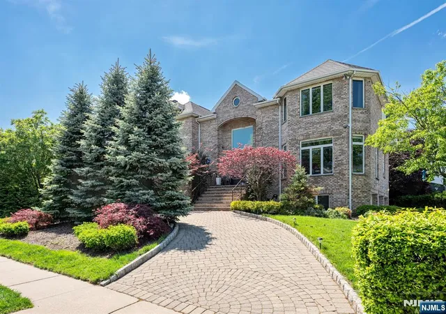 Photo 2 of Single family home for sale at 1115 Arcadian Wy, Fort Lee, NJ 07024 | MLS# 26016367 | Listing updated on 2026-08-12