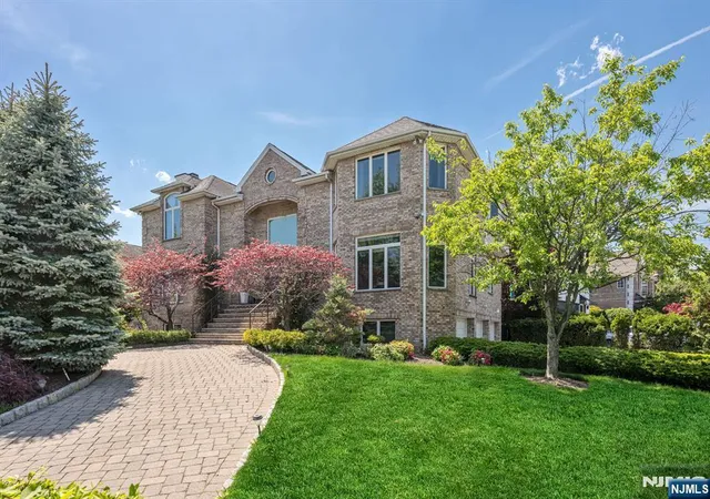 Photo 3 of Single family home for sale at 1115 Arcadian Wy, Fort Lee, NJ 07024 | MLS# 26016367 | Listing updated on 2026-08-12