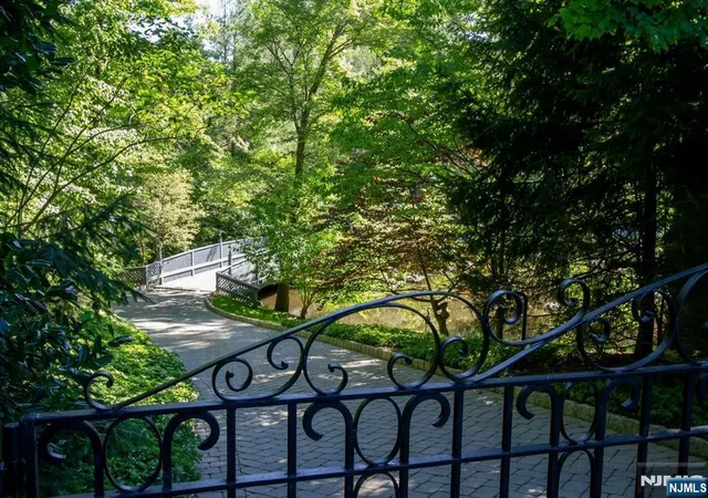 24th image of 1055 High Mountain Rd, Franklin Lakes, NJ 07417 | MLS# 26016402