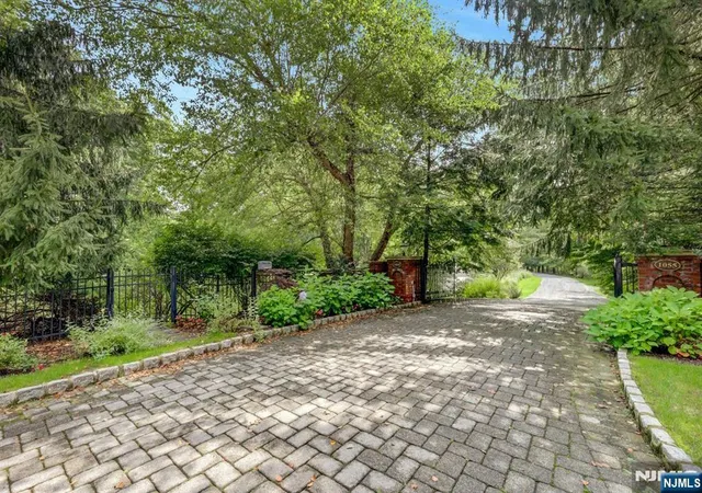 3rd image of 1055 High Mountain Rd, Franklin Lakes, NJ 07417 | MLS# 26016402