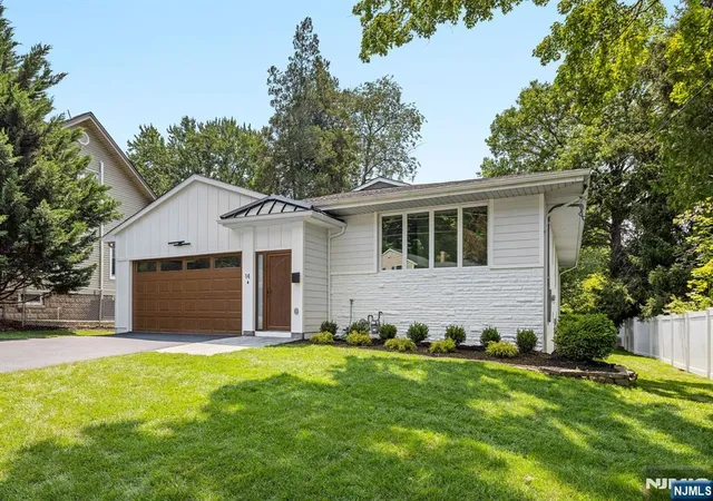 3rd image of 14 Chestnut Ave, Closter, NJ 07624 | MLS# 26016406