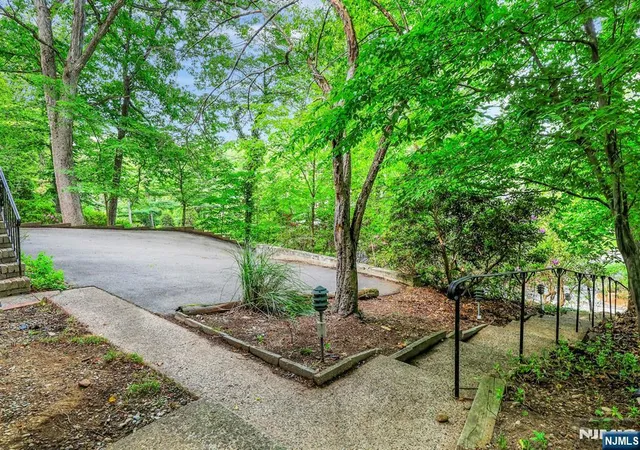 2nd image of 297 Pines Lake Dr, Wayne, NJ 07470 | MLS# 26016966