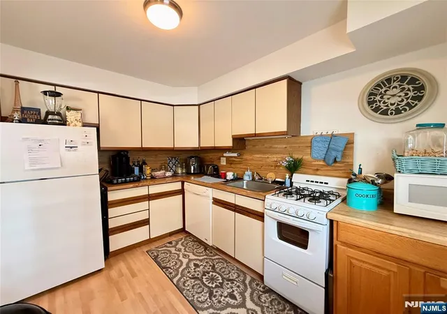 11th image of 1241 Valley Rd #1241A, Wayne, NJ 07470 | MLS# 26017108