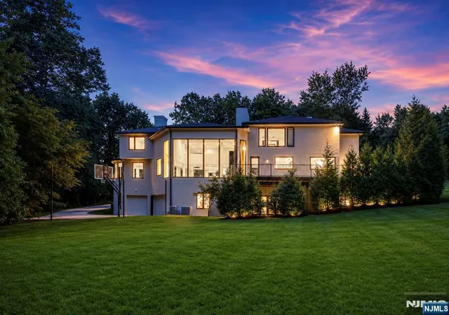 Photo 4 of Single family home for sale at 1 Lambs Ln, Cresskill, NJ 07626 | MLS# 26017733 | Listing updated on 2026-08-11