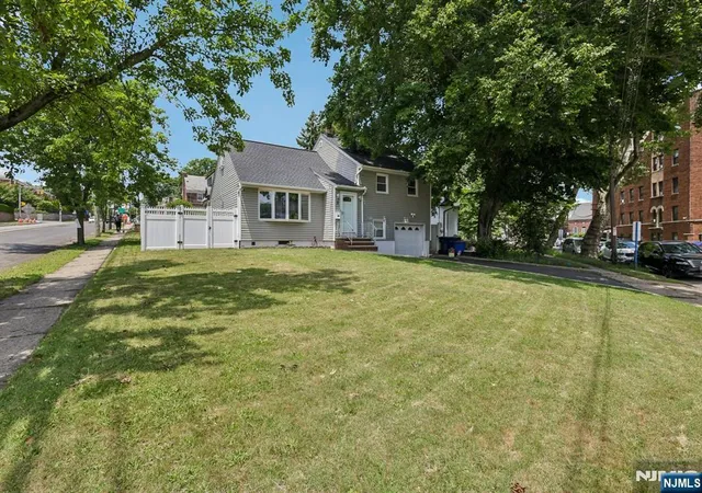 Photo 1 of Sale Pending at 1 Franklin Pl, Hackensack, NJ 07601 | MLS# 26017782 | Listing updated on 2026-09-04