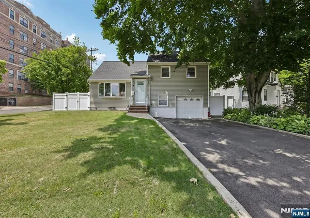 Photo 2 of Sale Pending at 1 Franklin Pl, Hackensack, NJ 07601 | MLS# 26017782 | Listing updated on 2026-09-04