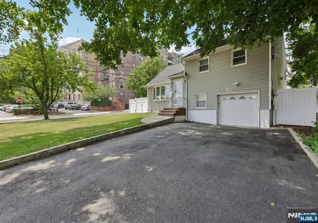 Photo 2 of Sale Pending at 1 Franklin Pl, Hackensack, NJ 07601 | MLS# 26017782 | Listing updated on 2026-09-04