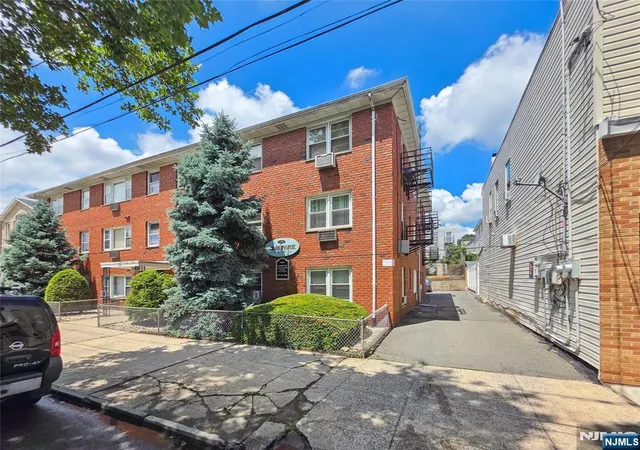 Photo 4 of Condo for sale at 475 Elm St #3A, Kearny, NJ 07032 | MLS# 26017844 | Listing updated on 2026-07-16