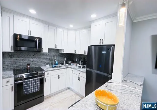 Photo 1 of Sale Pending at 15 Cottage #3A, Midland Park, NJ 07432 | MLS# 26018098 | Listing updated on 2026-09-14