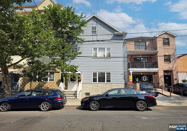 Listing Photo 4 - Condo for sale in building located at 68 Congress St, Newark, NJ 07105