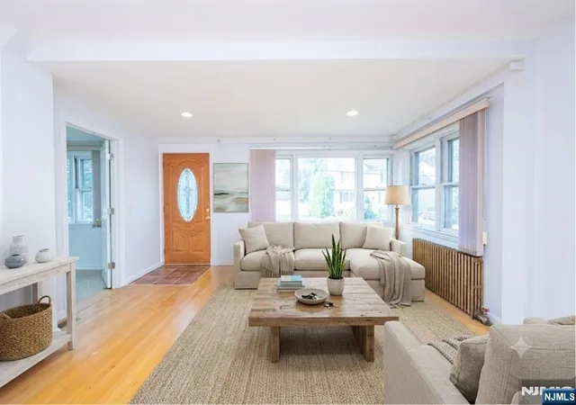 Photo 3 of Sale Pending at 16 Lincoln Pl, Waldwick, NJ 07463 | MLS# 26018230 | Listing updated on 2026-08-15