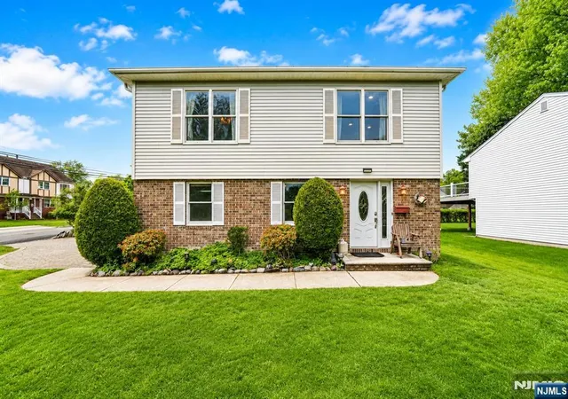 Photo 1 of Sale Pending at 433 Tappan Rd, Northvale, NJ 07647 | MLS# 26018322 | Listing updated on 2026-08-14