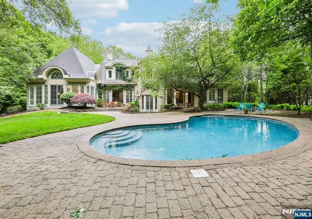5th image of 505 Timberline Dr, Franklin Lakes, NJ 07417 | MLS# 26018437