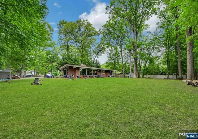 1st image of 2009 Glen Ave, Twp Of Washington, NJ 07676 | MLS# 26018497