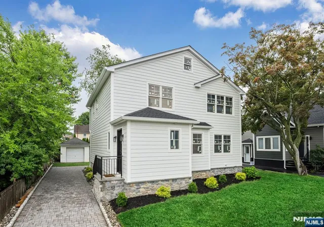 Photo 1 of Single family home for sale at 36 Albert Ave, Fair Lawn, NJ 07410 | MLS# 26018583 | Listing updated on 2026-09-13