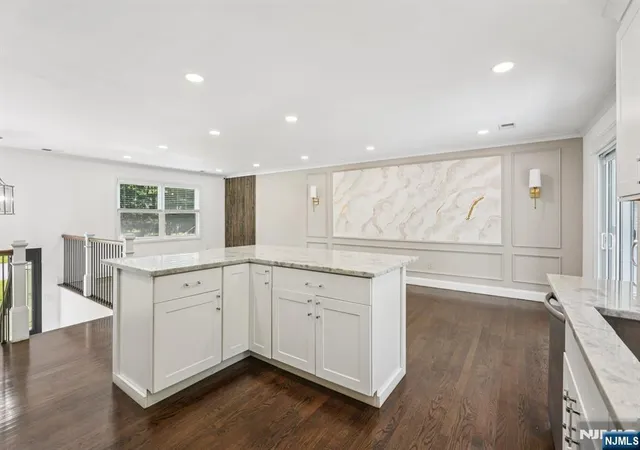 3rd image of 34 Oklahoma Trl, Hopatcong, NJ 07843 | MLS# 26018738