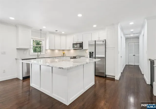 4th image of 34 Oklahoma Trl, Hopatcong, NJ 07843 | MLS# 26018738