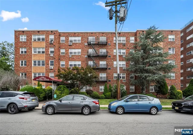 Photo 2 of Sale Pending at 2200 Center #D1, Fort Lee, NJ 07024 | MLS# 26018771 | Listing updated on 2026-09-02