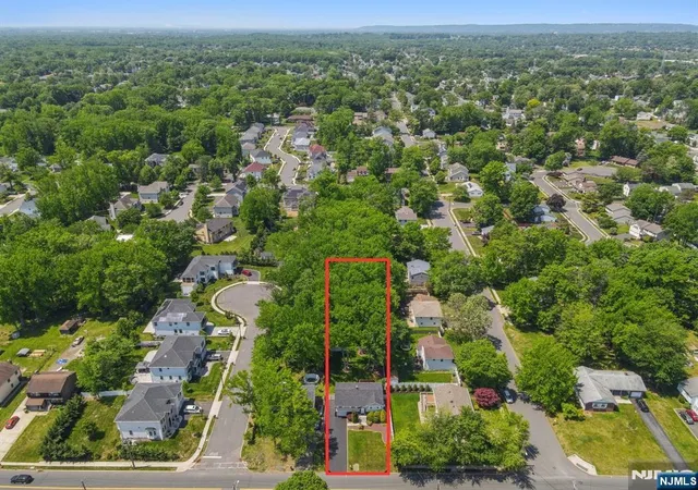 Photo 3 of Single family home for sale at 743 Wood Ave, Edison, NJ 08820 | MLS# 26018805 | Listing updated on 2026-09-24