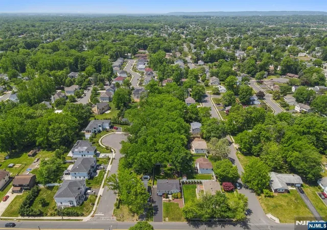 Photo 3 of Single family home for sale at 743 Wood Ave, Edison, NJ 08820 | MLS# 26018805 | Listing updated on 2026-09-24