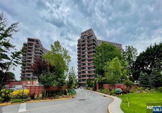 2nd image of 100 Carlyle, Cliffside Park, NJ 07010