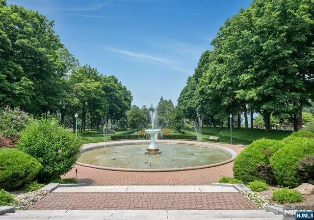 Photo 2 of Sale Pending at 3405 Rio Vista Dr #3405, Mahwah, NJ 07430 | MLS# 26018929 | Listing updated on 2026-08-13