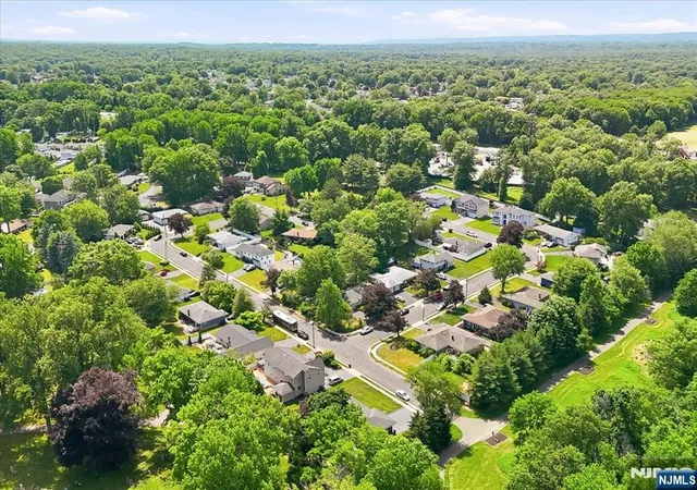 Photo 4 of House for sale at 160 Hayes Ave, Clark, NJ 07066 | MLS# 26019041 | Listing updated on 2026-08-24