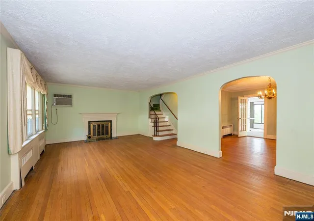 3rd image of 27 Glen Rd, West Orange, NJ 07052 | MLS# 26019293