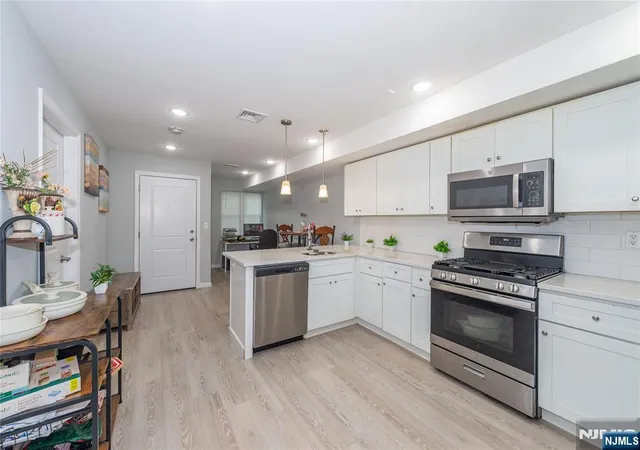 Listing Photo 5 - Condo for sale in building located at 59 Mercer St, Paterson, NJ 07524