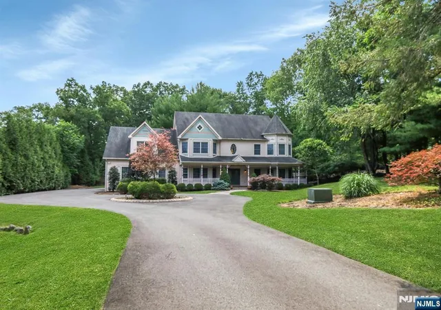 2nd image of 765 Colonial Rd, Franklin Lakes, NJ 07417 | MLS# 26019396