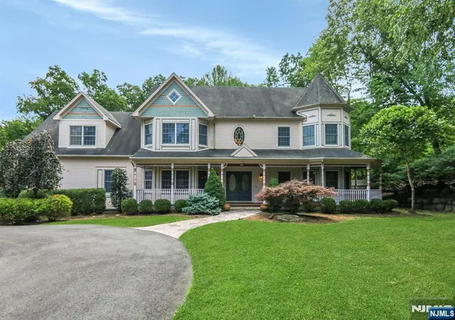 3rd image of 765 Colonial Rd, Franklin Lakes, NJ 07417 | MLS# 26019396