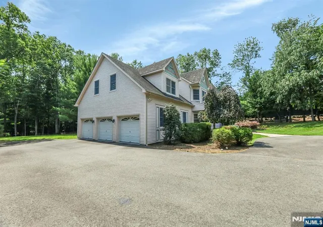 5th image of 765 Colonial Rd, Franklin Lakes, NJ 07417 | MLS# 26019396