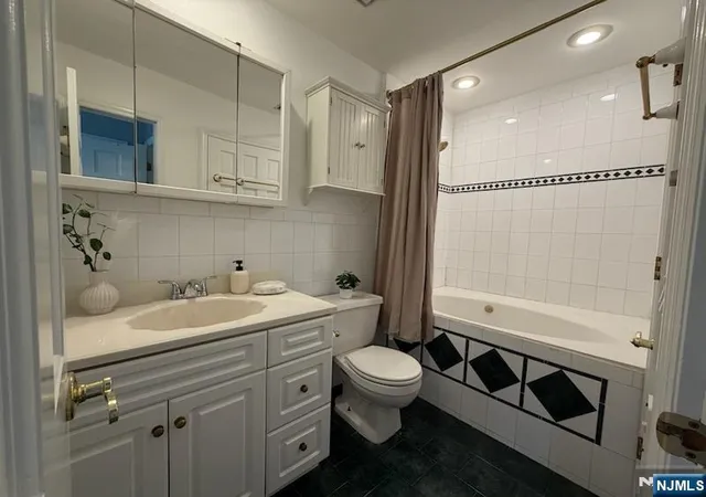 24th image of 919 Park Ave #3R, Hoboken, NJ 07030 | MLS# 26019454