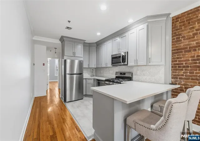 4th image of 919 Park Ave #3R, Hoboken, NJ 07030 | MLS# 26019454