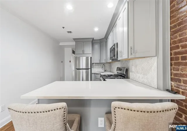 5th image of 919 Park Ave #3R, Hoboken, NJ 07030 | MLS# 26019454